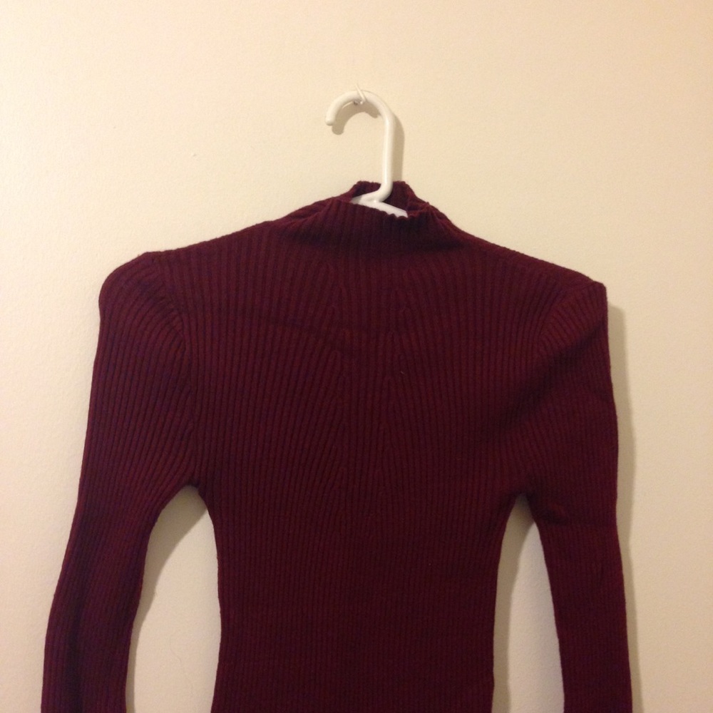 Red Turtle Neck - Picture 2 of 2